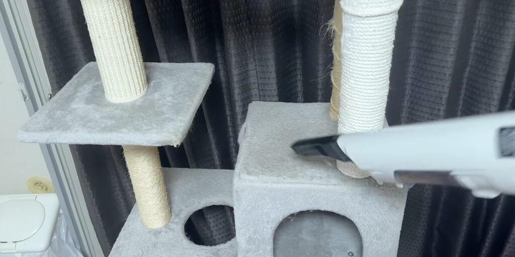 Sharkはキャットタワーも掃除が楽でした